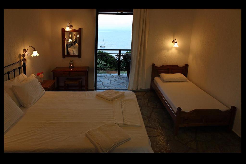 Mando Beachfront Stafylos Zimmer foto