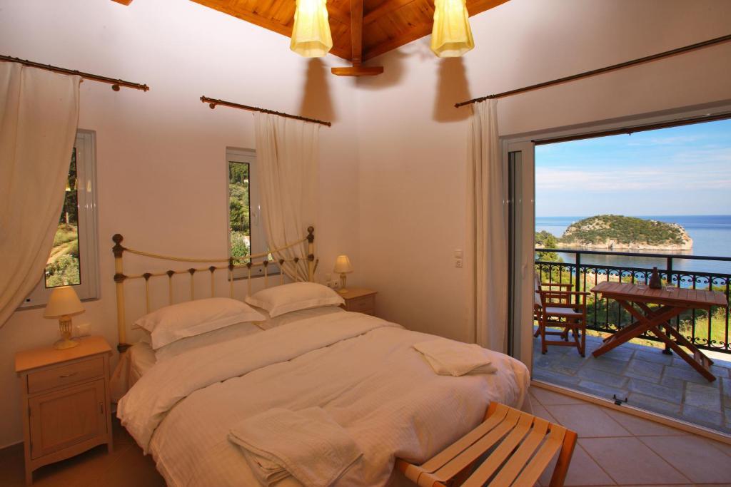 Mando Beachfront Stafylos Zimmer foto